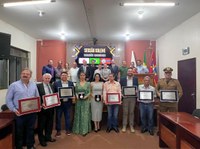Câmara Municipal presta homenagens a cidadãos que impulsionam o desenvolvimento local