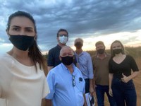Vereadores vistoriam lote no Versol Costa para construção de Pró-Infância